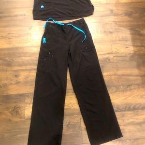 Carhartt Scrub Set. Medium top, Small bottom. Black